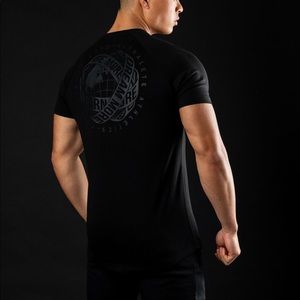 Alphalete men’s chapter 3 performance tee-Blackout